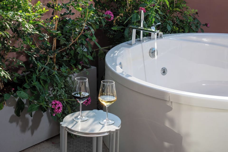 Boutique Rooftop Jacuzzi | Private spa tub