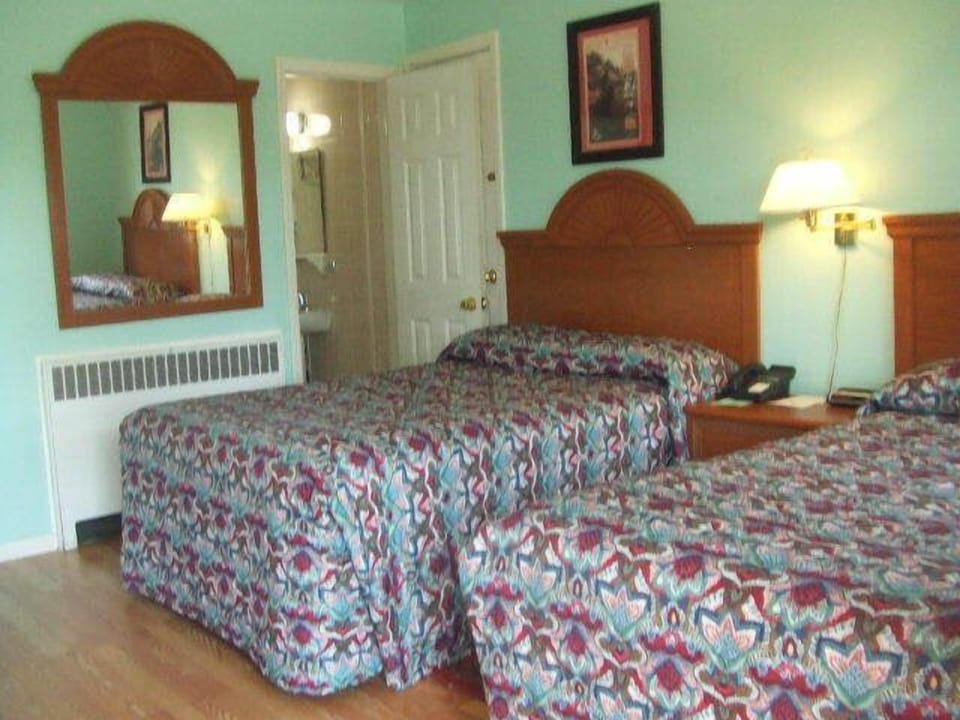 Standard Room, 2 Double Beds | Free WiFi, bed sheets, alarm clocks