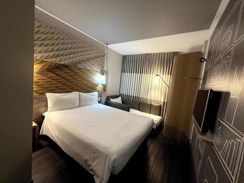 Standard Room, 1 Double Bed with Sofa bed | Minibar, in-room safe, laptop workspace, soundproofing