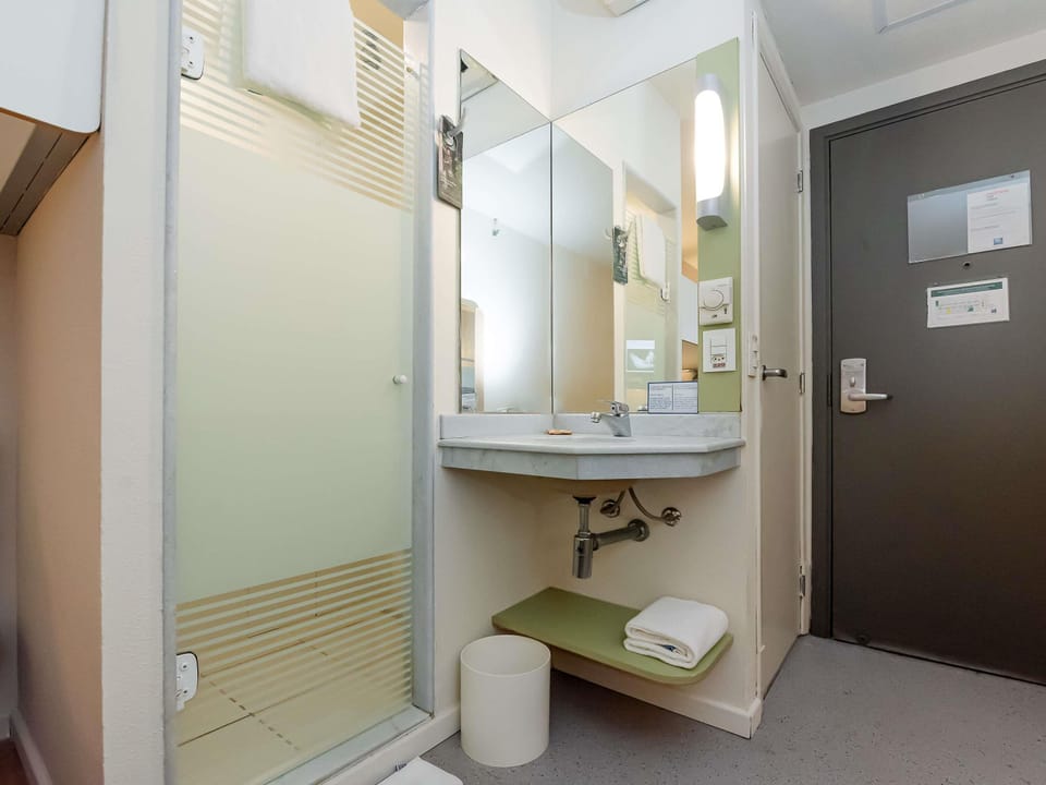 Room, Multiple Beds (Functional, Minibar) | Desk, soundproofing, free cribs/infant beds, free WiFi