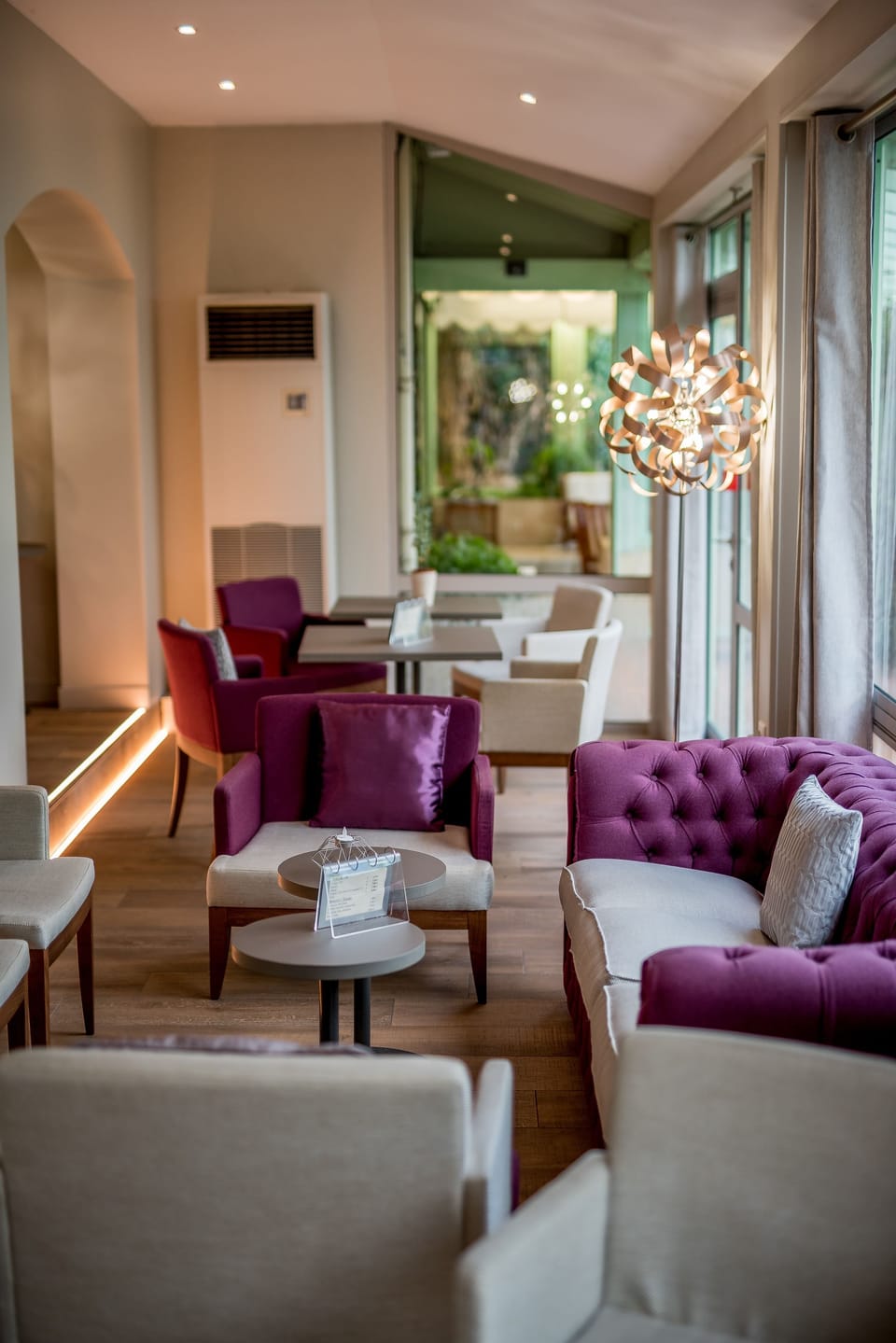 Lobby lounge