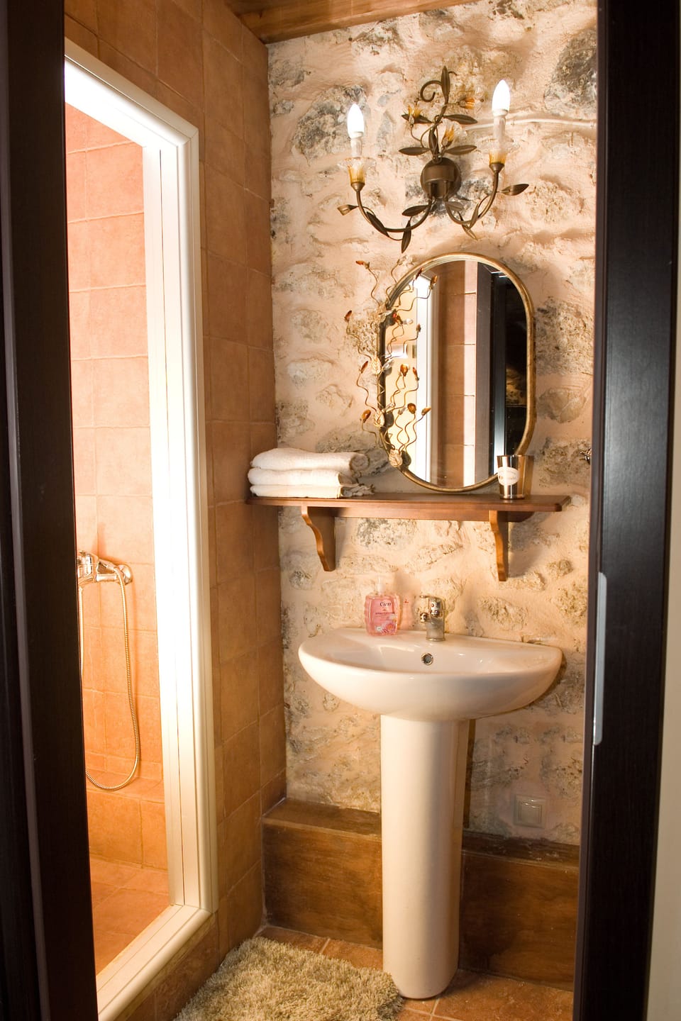 Family Suite, 2 Bedrooms | Bathroom | Shower, free toiletries, hair dryer, towels