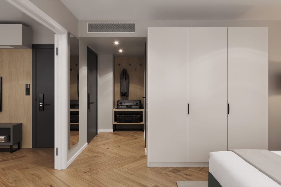 Suite | Minibar, desk, laptop workspace, blackout drapes