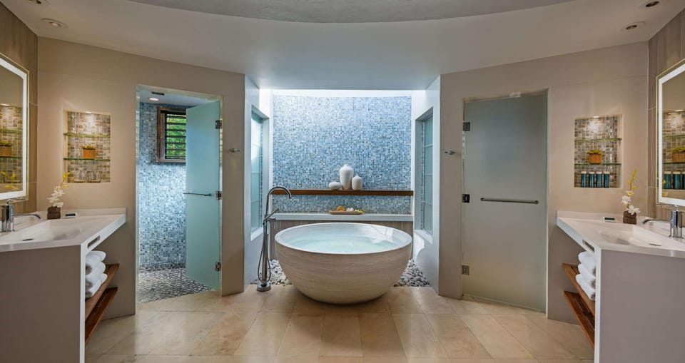 Romantic Suite, 1 Bedroom, Garden View (South Seas Royal Rondoval) | Bathroom | Separate tub and shower, deep soaking tub, designer toiletries