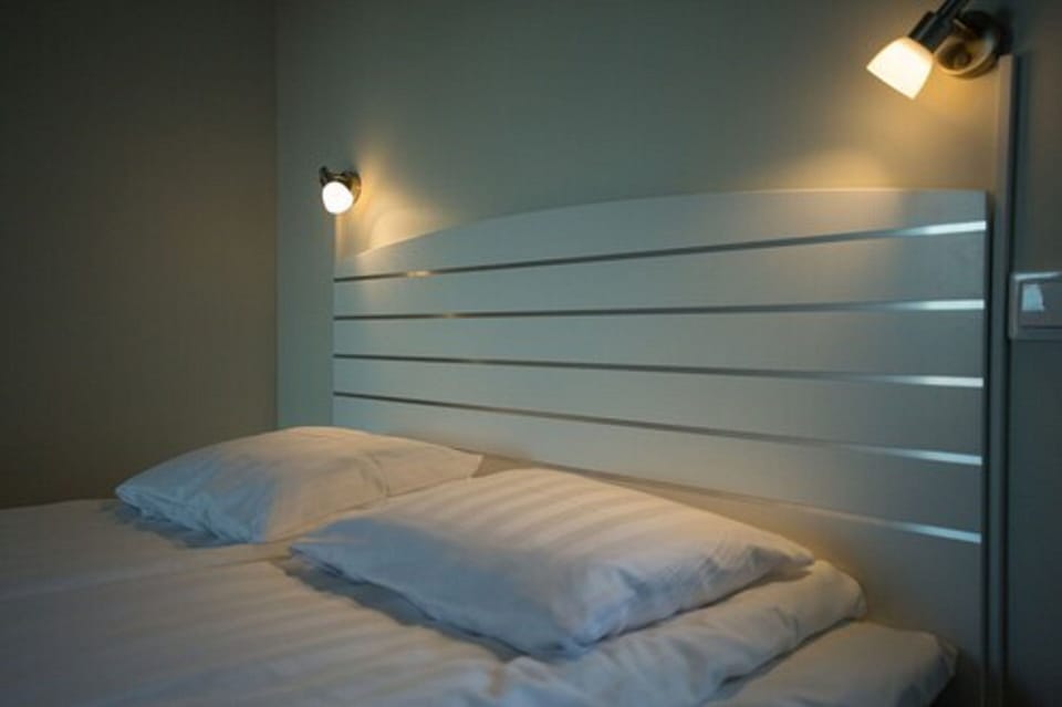 Desk, cribs/infant beds, rollaway beds, free WiFi