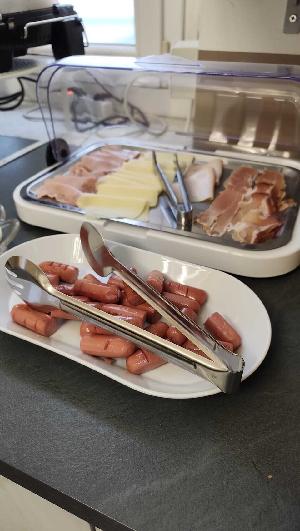 Daily buffet breakfast for a fee