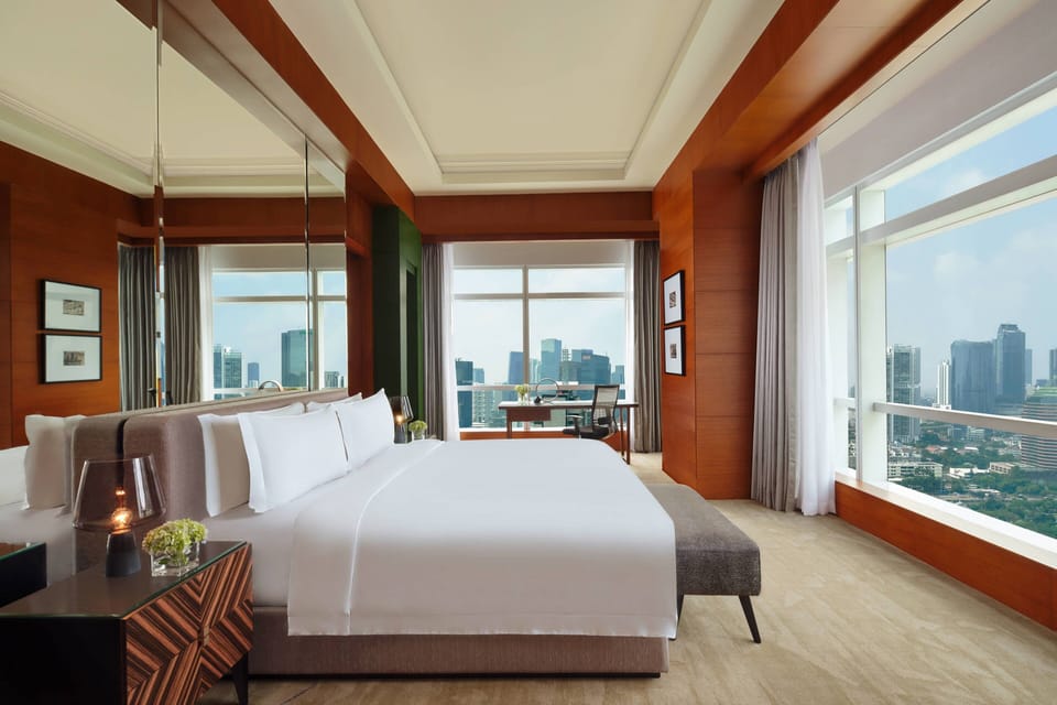 Premium bedding, minibar, in-room safe, desk