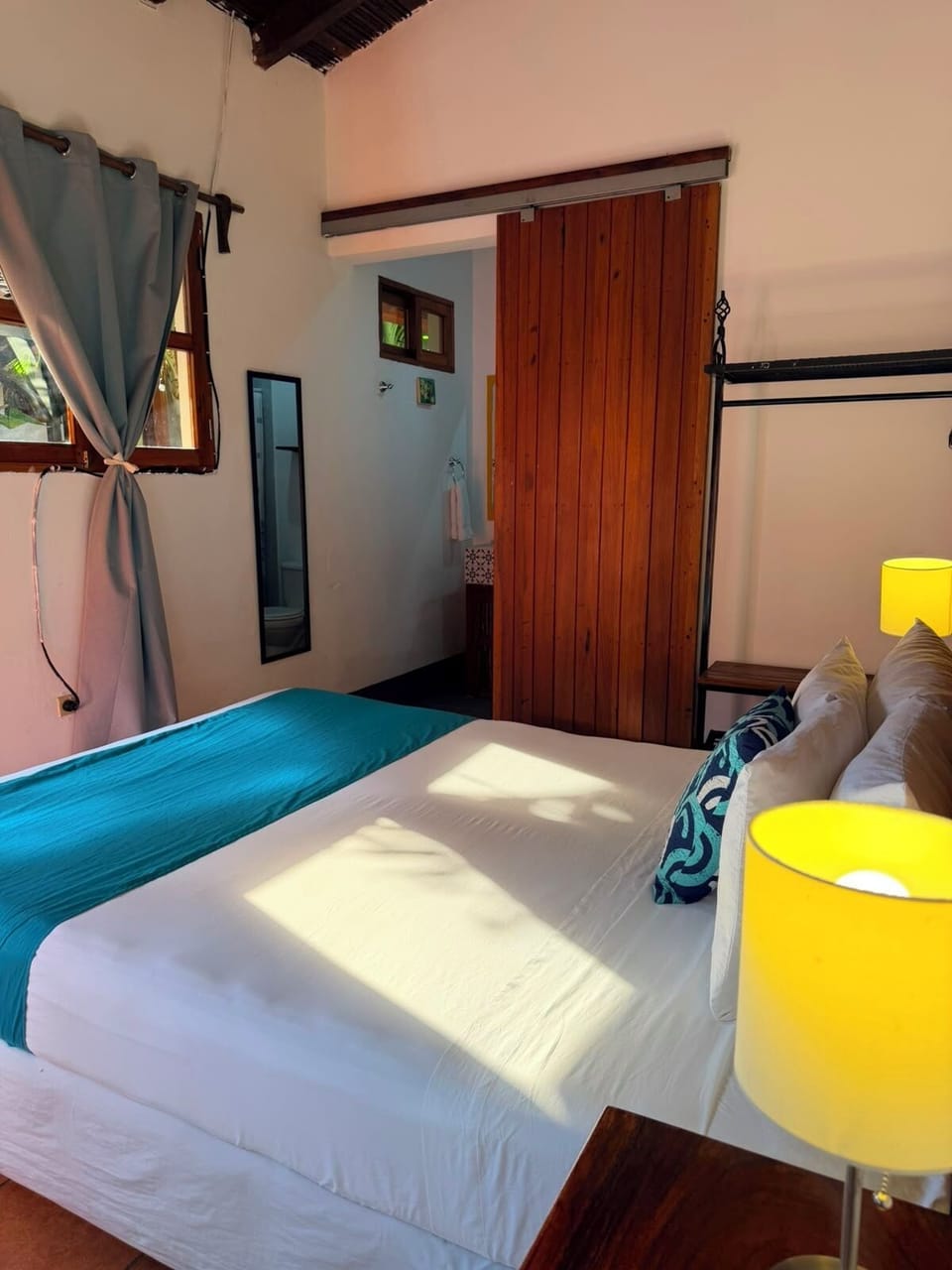 Comfort Double Room, 1 Queen Bed | Iron/ironing board, WiFi (free), bed sheets