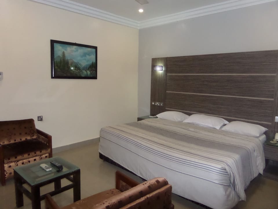 Luxury Suite, 1 Bedroom, City View | 1 bedroom, premium bedding, in-room safe, individually decorated