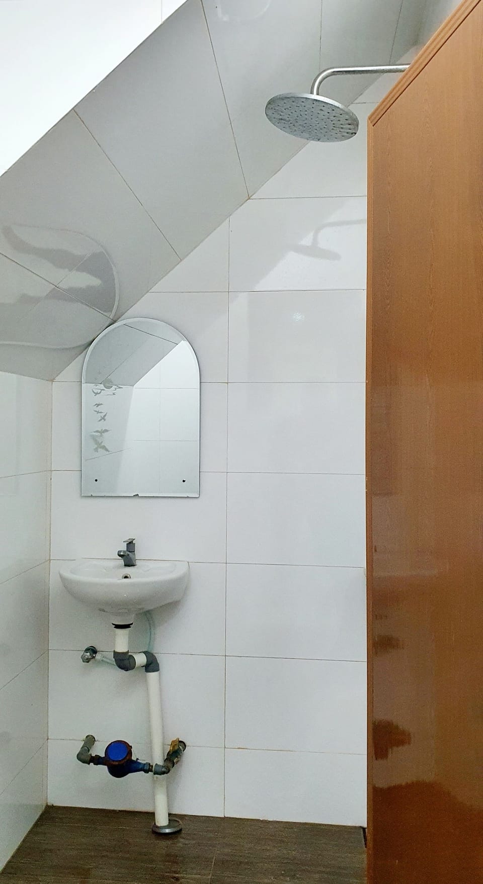 Shower, rainfall showerhead, towels