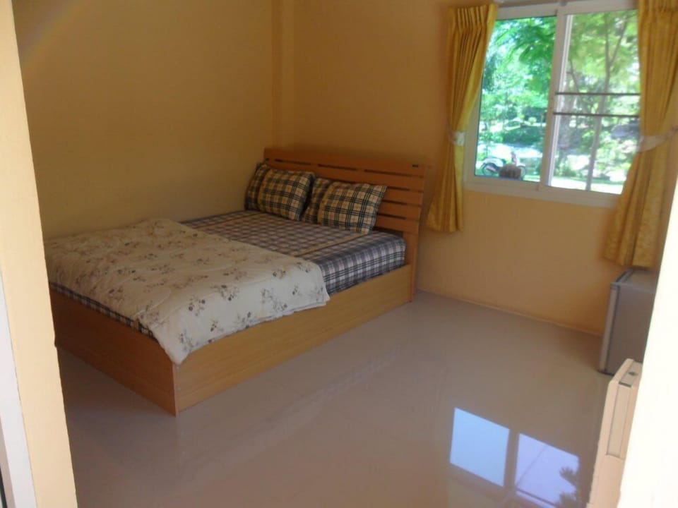 Rollaway beds, free WiFi