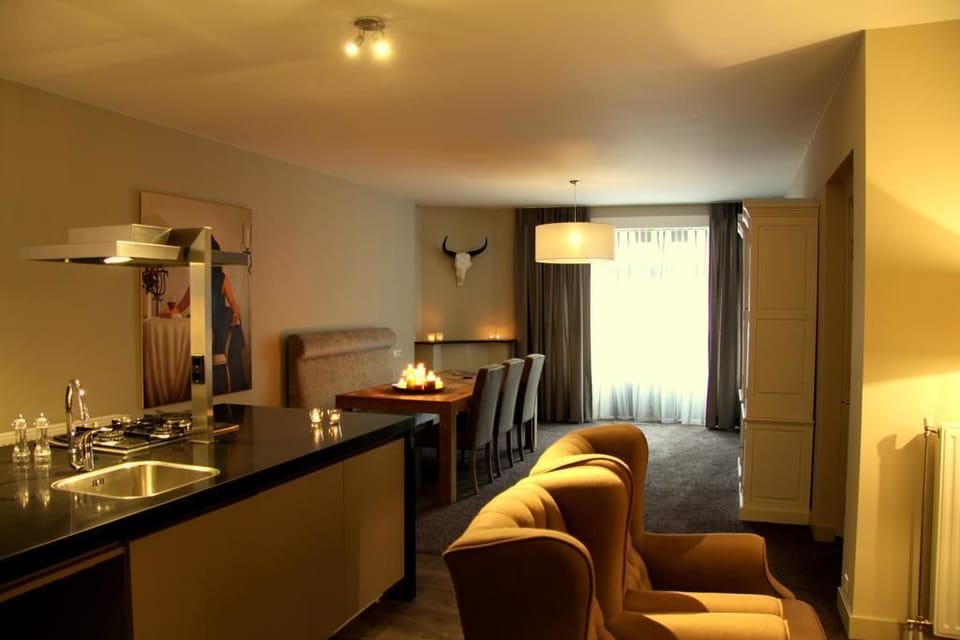 Apartment | Minibar, soundproofing, iron/ironing board, cribs/infant beds