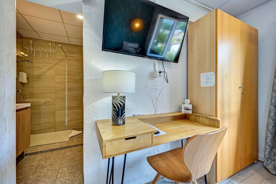 Comfort Triple Room | Premium bedding, desk, free WiFi, bed sheets