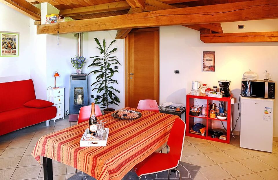 Deluxe Loft | In-room dining