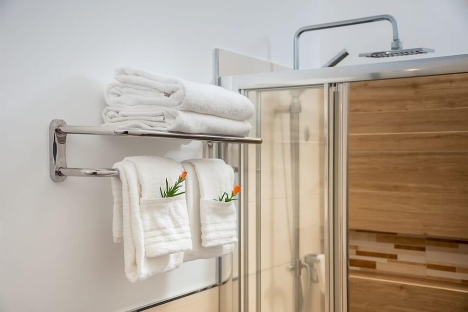 Double Room, Balcony | Minibar, in-room safe, desk, laptop workspace