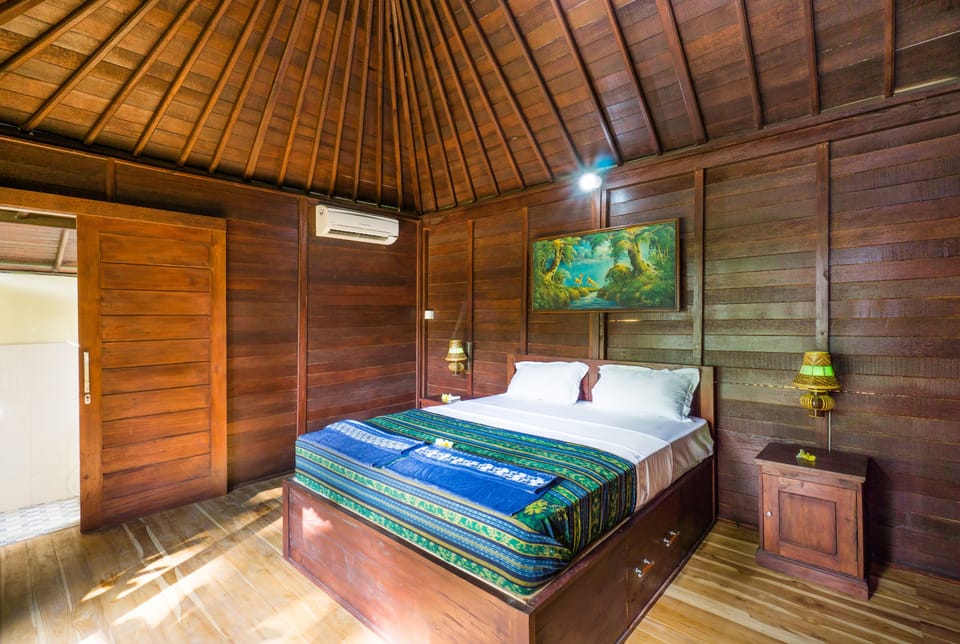 Bungalow, 1 Bedroom | Desk, rollaway beds, free WiFi, bed sheets