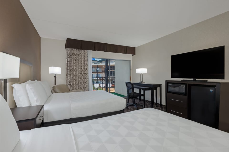 In-room safe, desk, laptop workspace, blackout drapes