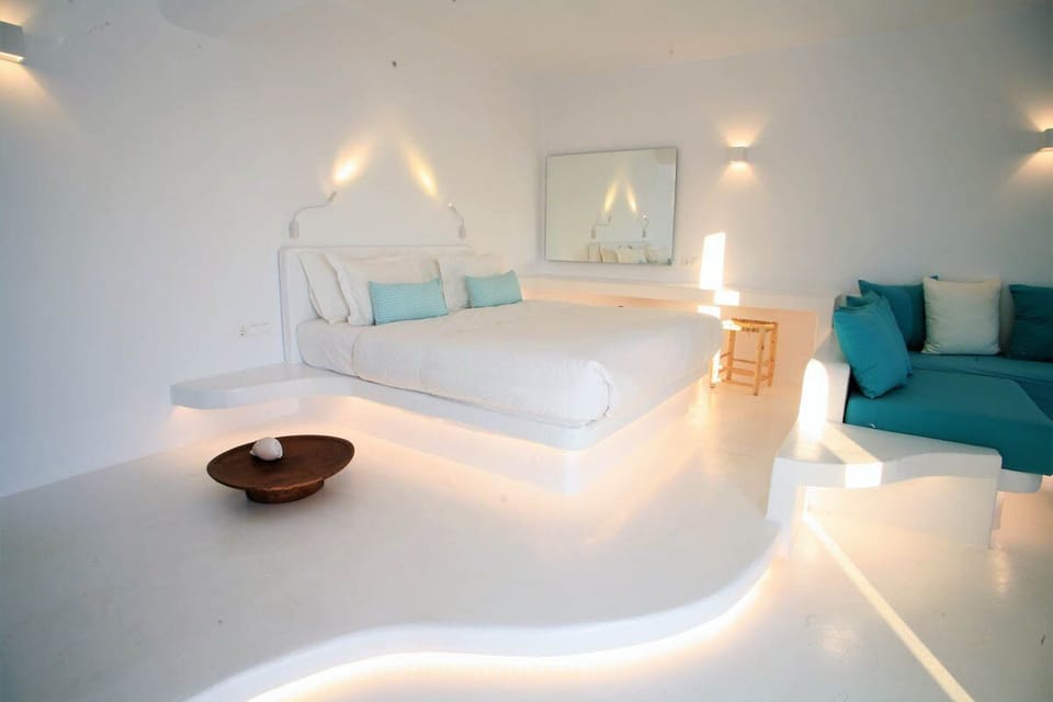 Suite (Euterpi) | Premium bedding, in-room safe, individually furnished, desk