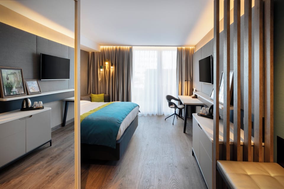 In-room safe, desk, laptop workspace, blackout drapes