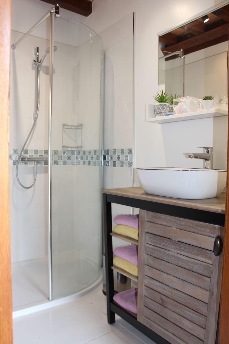 Deluxe Double Room, 1 Bedroom, Terrace, Garden View | Premium bedding, soundproofing, free WiFi, bed sheets