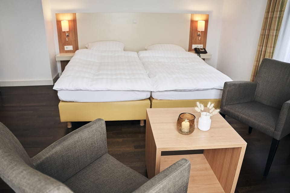 Double Room | In-room safe, desk, soundproofing, iron/ironing board (on request)