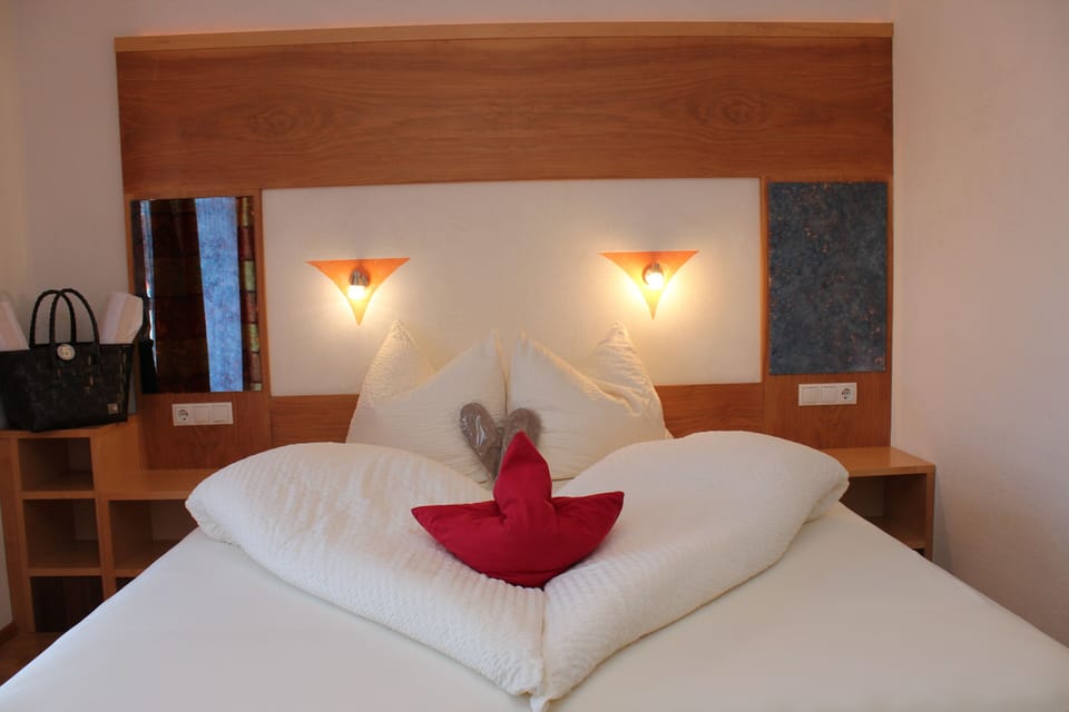 Standard Double Room, Valley View | Desk, free rollaway beds, free WiFi, bed sheets