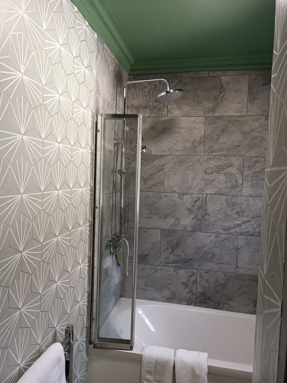 Double Room (Room 2) | Free WiFi, bed sheets