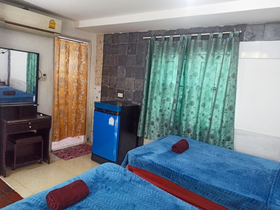 Basic Double or Twin Room | Individually decorated, individually furnished, desk, blackout drapes
