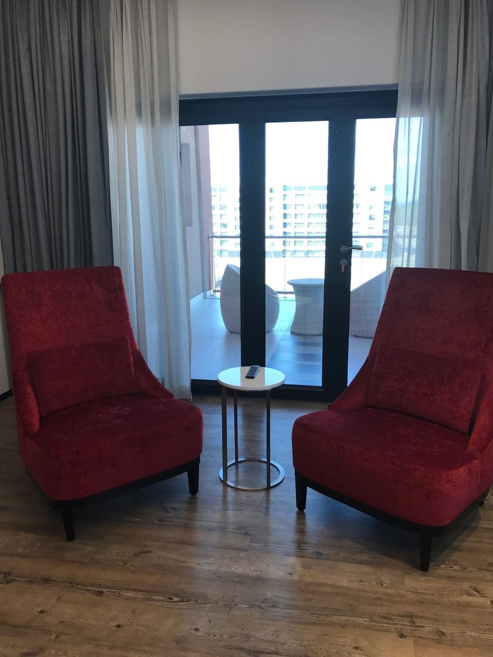 Premium Room, 1 Queen Bed, Smoking | In-room safe, desk, soundproofing, iron/ironing board (on request)