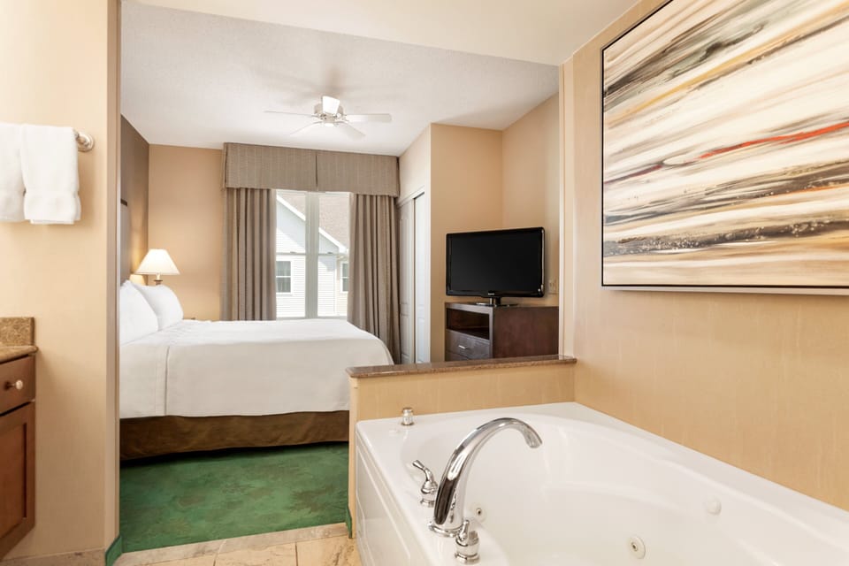 Suite, 1 Bedroom, Jetted Tub | Jetted tub