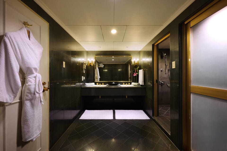 Bathroom shower
