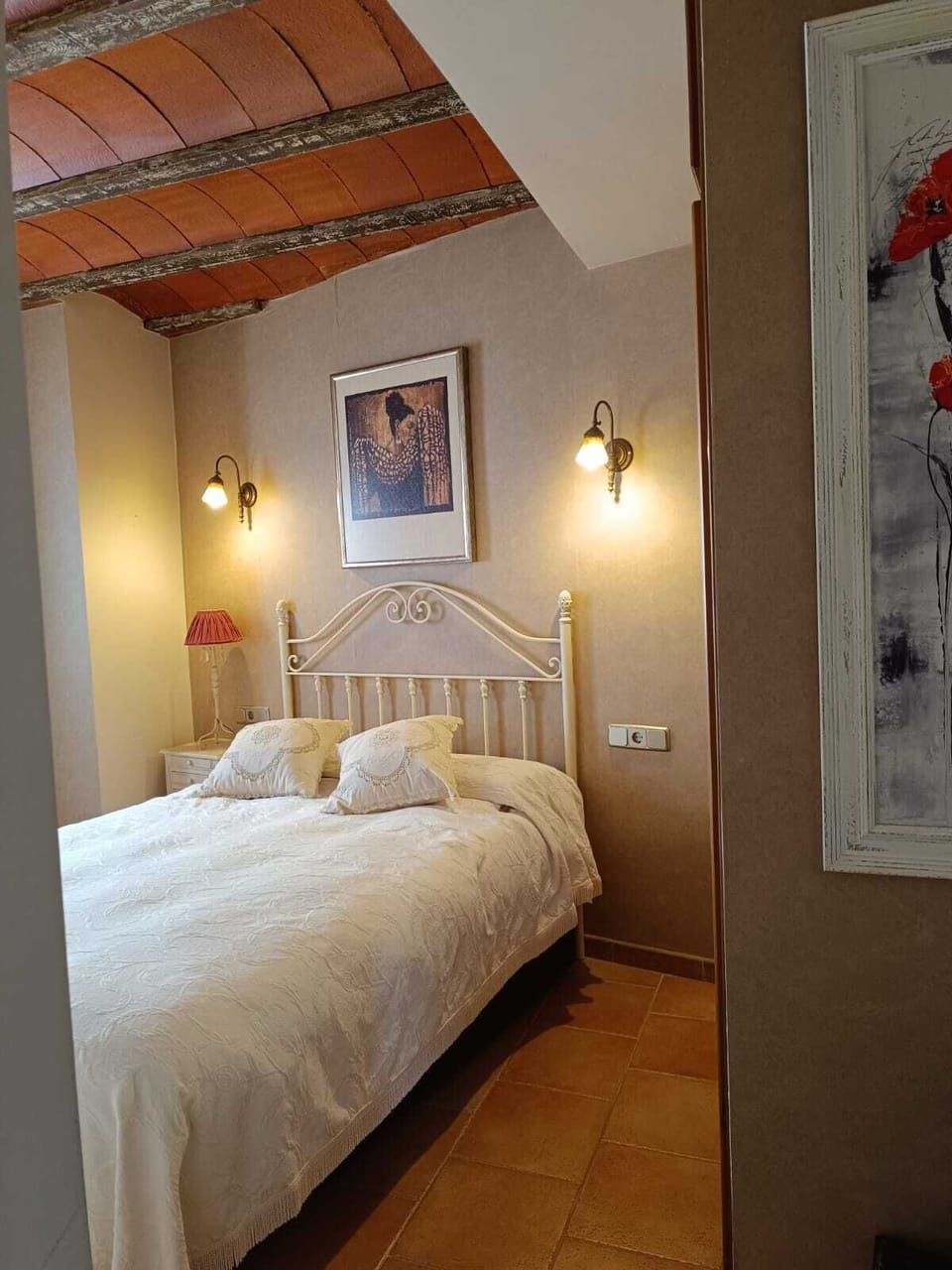 Comfort Apartment | Blackout drapes, free WiFi, bed sheets