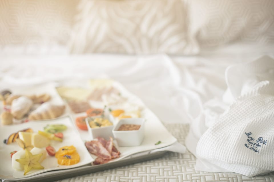Premium Double Room, Balcony (Spa access) | Down comforters, minibar, in-room safe, desk