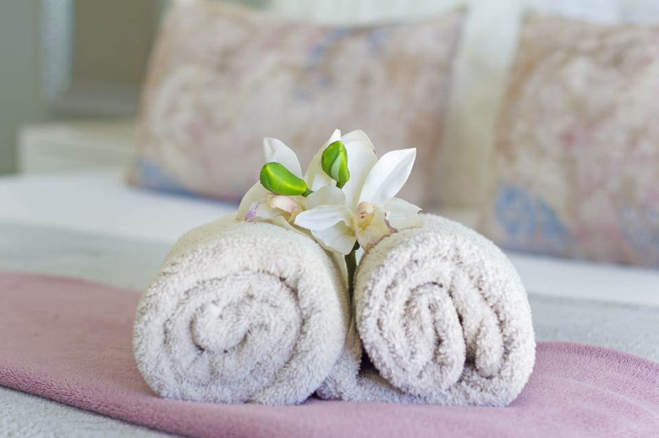 Daisy Queen | In-room safe, individually decorated, individually furnished