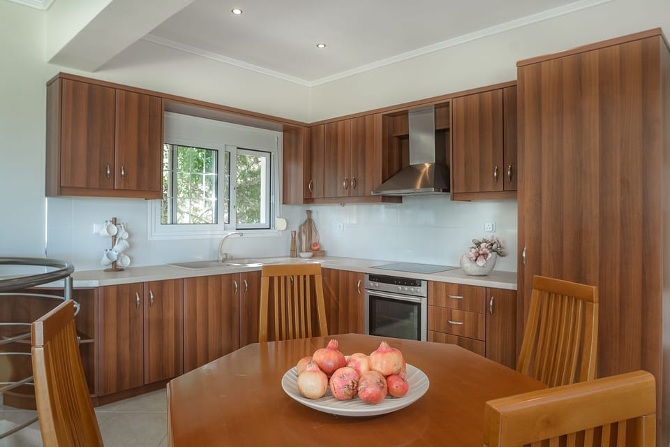 Deluxe Villa, 4 Bedrooms, Sea View | Private kitchen | Full-size fridge, microwave, oven, stovetop