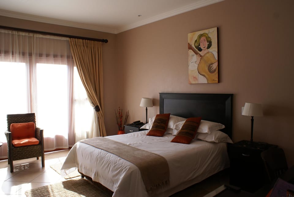 In-room safe, rollaway beds, free WiFi