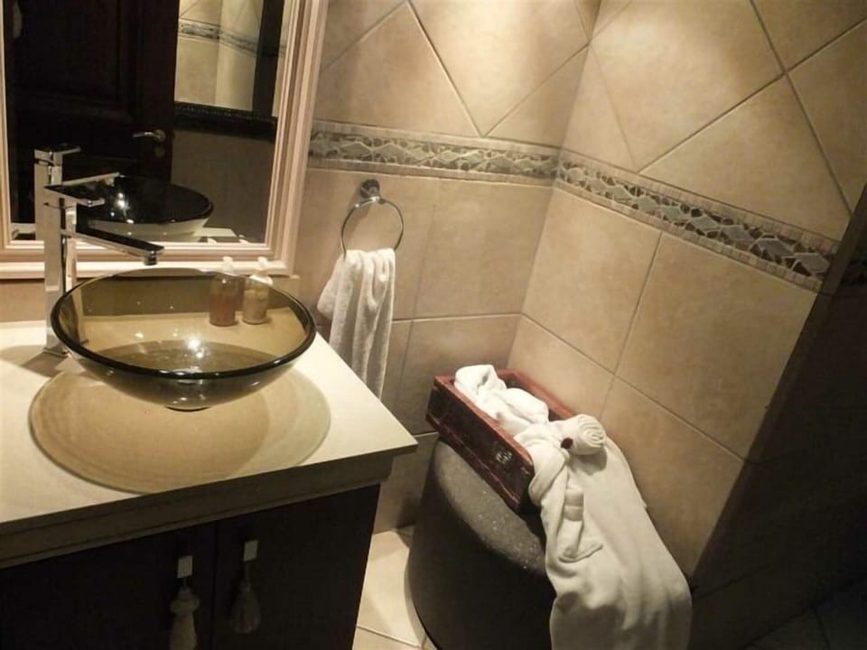 Body treatments, hydrotherapy, aromatherapy, hot stone massages