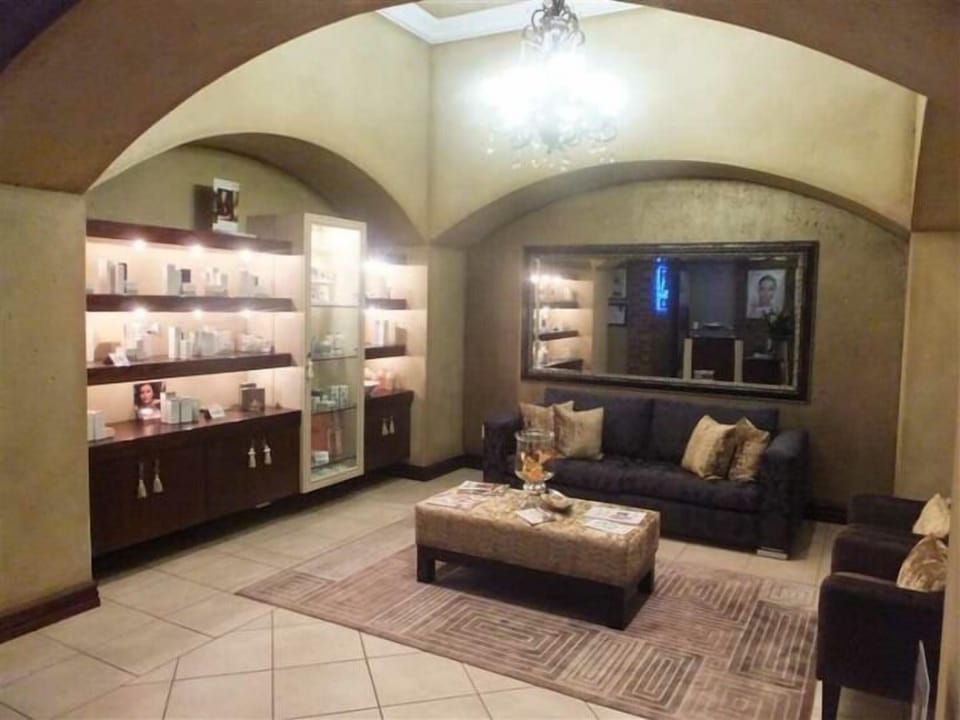 Body treatments, hydrotherapy, aromatherapy, hot stone massages