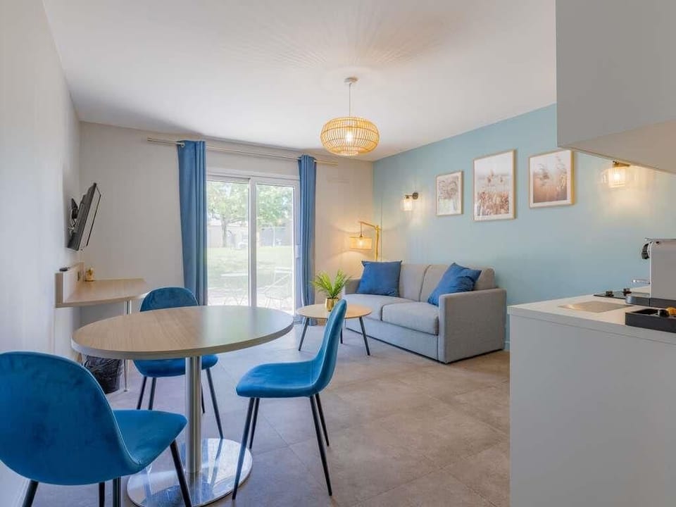 Apartment, Multiple Beds (Exterior) | Premium bedding, in-room safe, desk, blackout drapes