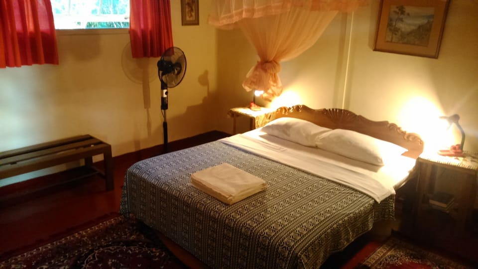 Standard Bungalow, 2 Bedrooms, Non Smoking, Garden View | 2 bedrooms, desk, free WiFi, bed sheets