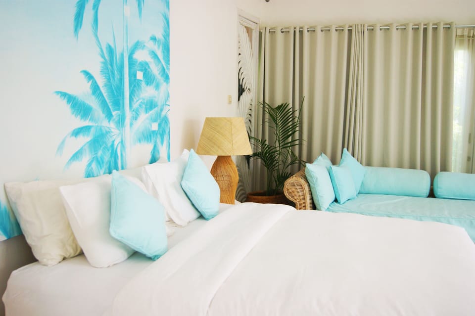 1 bedroom, premium bedding, in-room safe, desk