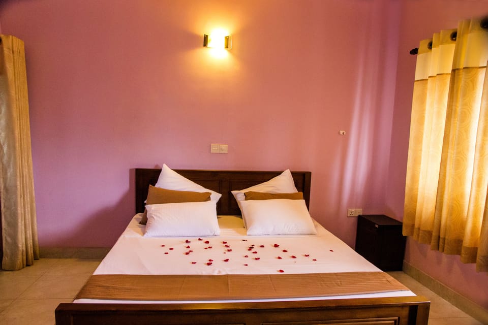 1 bedroom, in-room safe, iron/ironing board, free WiFi