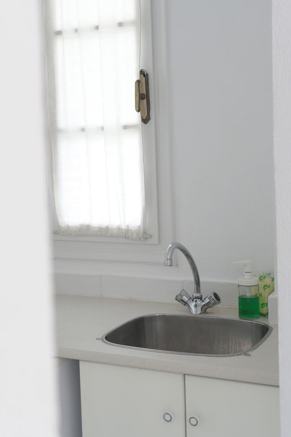 Deluxe Double Room, 1 Double Bed, Balcony, Courtyard View | Private kitchenette | Fridge, stovetop, cookware/dishes/utensils