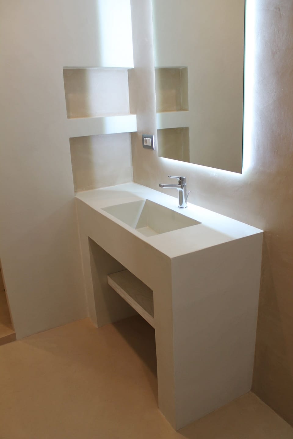 Standard Triple Room | Minibar, in-room safe, individually furnished, desk