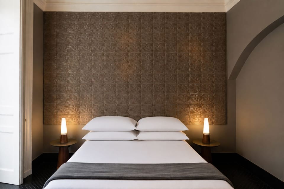 Deluxe Room (Eliodoro) | Premium bedding, minibar, in-room safe, soundproofing