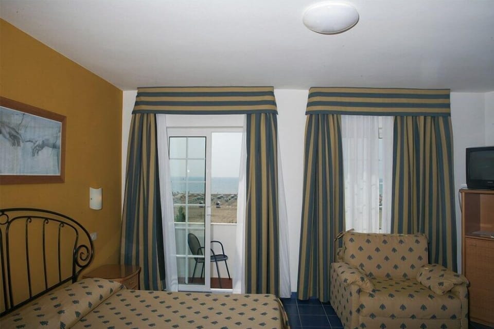 In-room safe, desk, blackout drapes, free WiFi