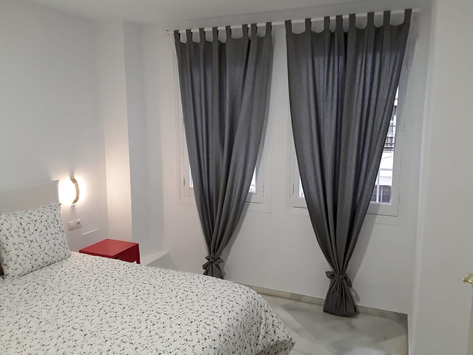 Standard Double Room, 1 Double Bed (Duquesa 3) | Down comforters, free WiFi, bed sheets