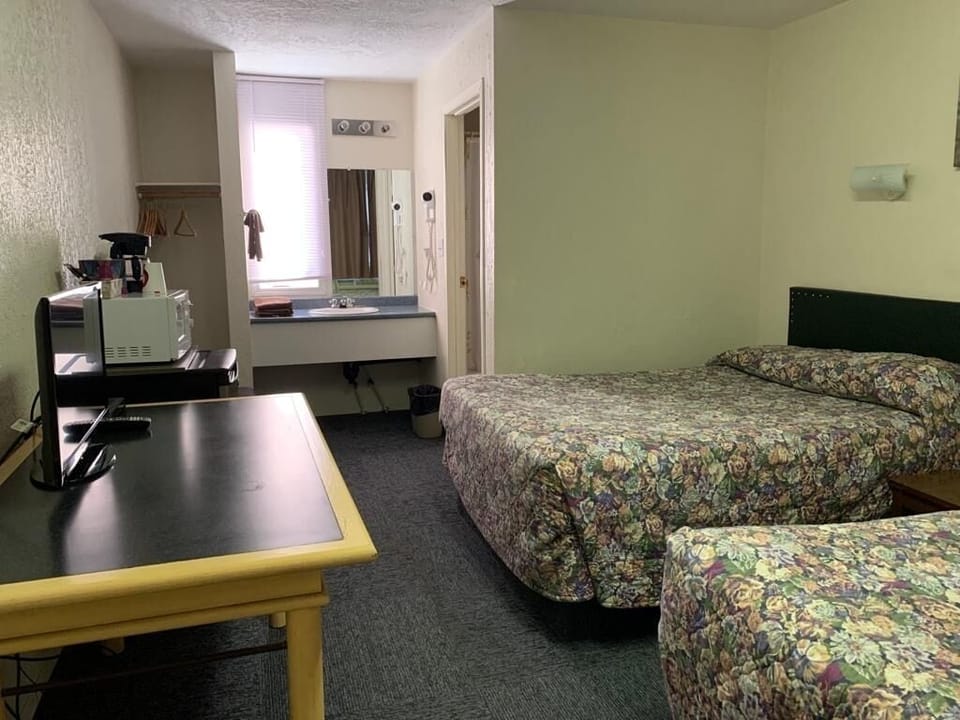 Standard Room, 2 Double Beds | Iron/ironing board, WiFi (free)