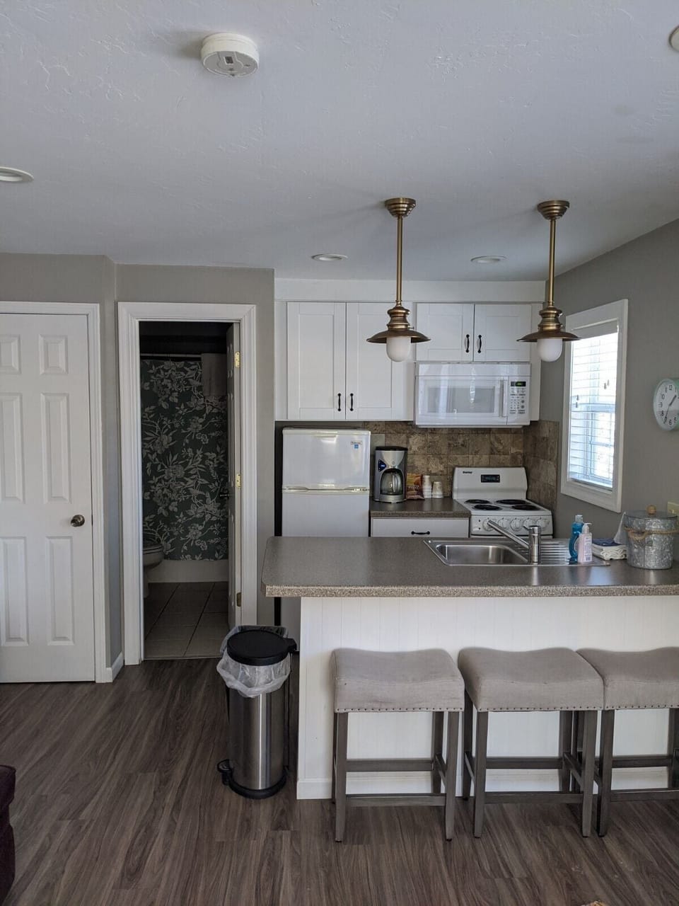 Traditional Cabin | Individually furnished, free WiFi, bed sheets