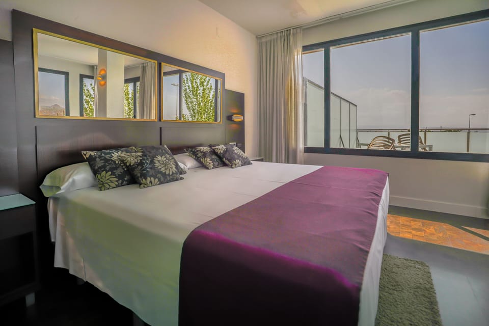 Superior Double Room, Hot Tub | In-room safe, desk, laptop workspace, soundproofing